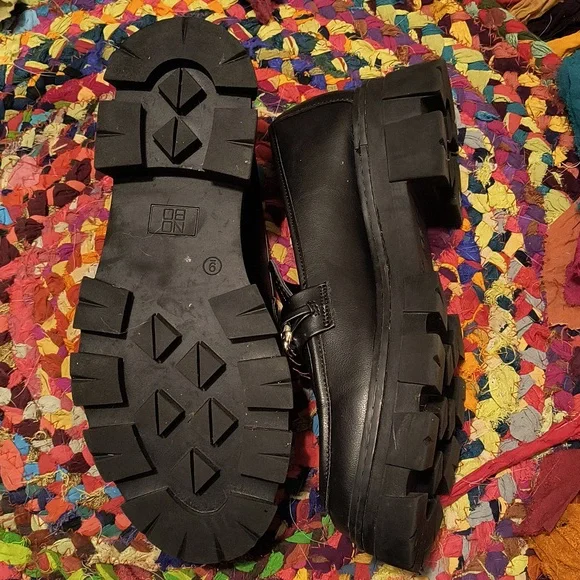 Black Loafers with Silver Chain - Picture 3 of 3